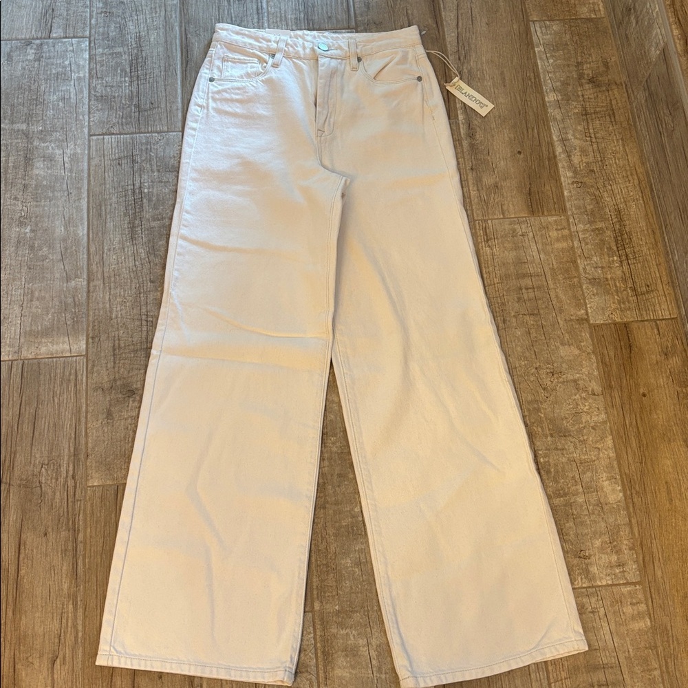 BLANKNYC High Rise Wide Leg Jeans in TheFranklin Ribcage Wide Leg Style.
